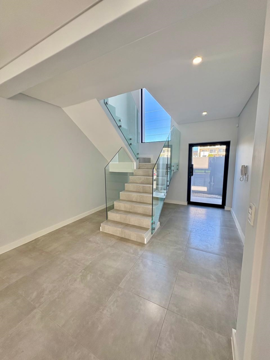 4 Bedroom Property for Sale in Sandown Western Cape
